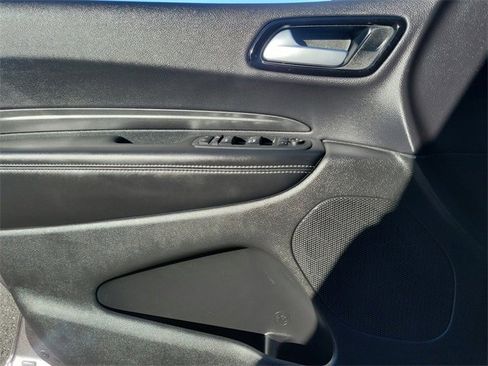 Used 2021 Dodge Durango SXT image 19