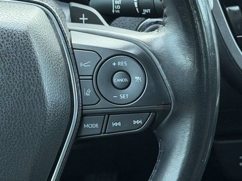 Used 2019 Toyota Camry SE w/ Convenience Package FWD image 14