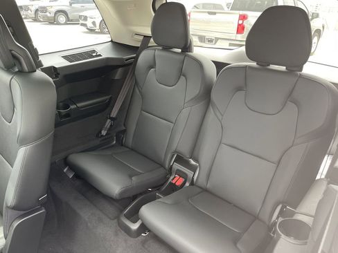 Used 2025 Volvo XC90 B6 Plus image 7