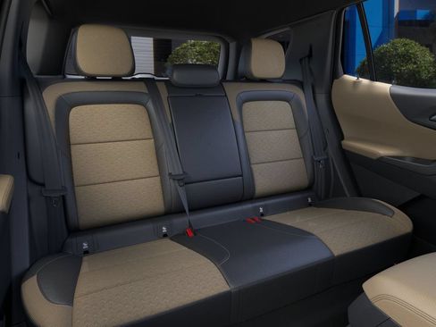 Used 2025 Chevrolet Equinox ACTIV FWD image 18