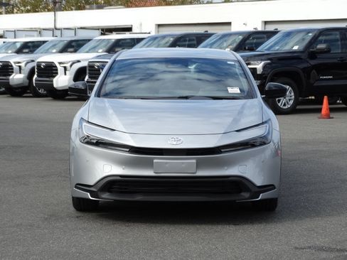 New 2026 Toyota Prius LE FWD image 3