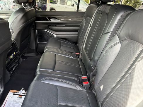 Used 2022 Jeep Wagoneer Series II image 30