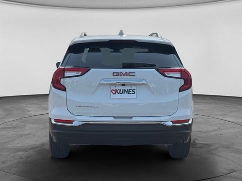 Used 2024 GMC Terrain SLT FWD image 7