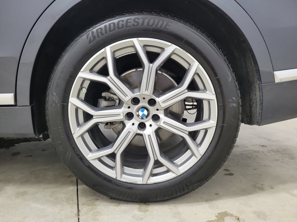 Used 2020 BMW X7 xDrive40i w/ Cold Weather Package AWD/4WD image 13