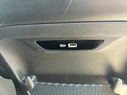 Used 2024 Chrysler Pacifica Touring-L FWD image 50