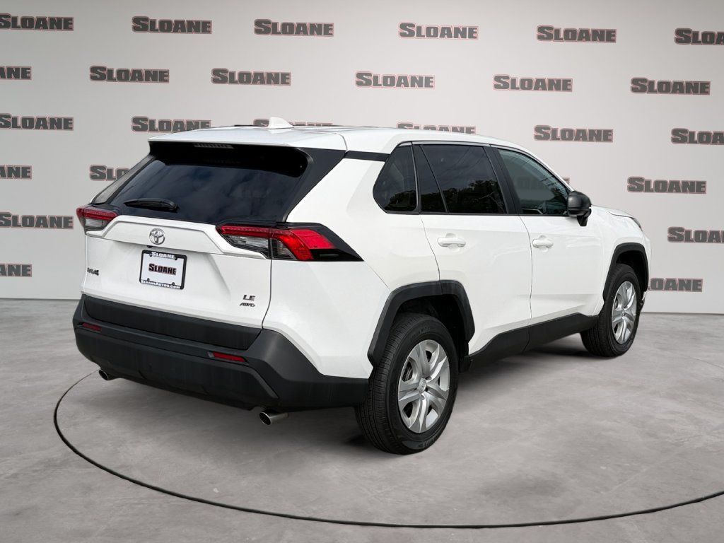 Used 2025 Toyota RAV4 LE AWD/4WD image 5