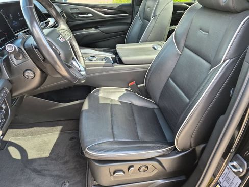 Used 2022 Cadillac Escalade ESV Sport w/ Touring Package AWD/4WD image 15