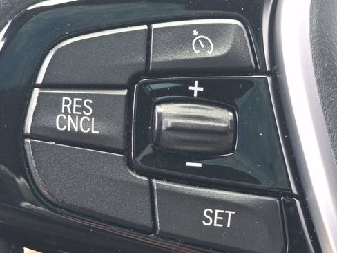 Used 2017 BMW 530i xDrive AWD/4WD image 31
