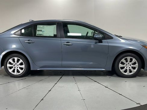 New 2025 Toyota Corolla LE image 6