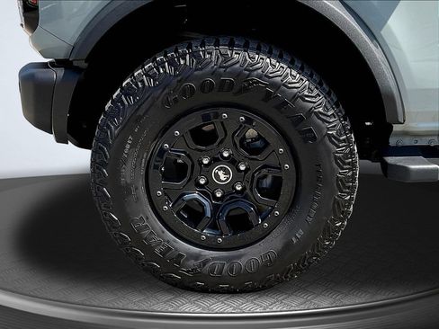 Used 2023 Ford Bronco Wildtrak AWD/4WD image 35