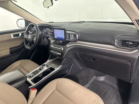 Used 2020 Ford Explorer XLT w/ Equipment Group 202A image 13