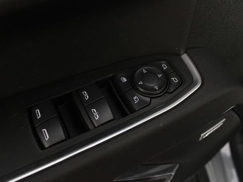 New 2026 GMC Sierra 1500 SLT image 16