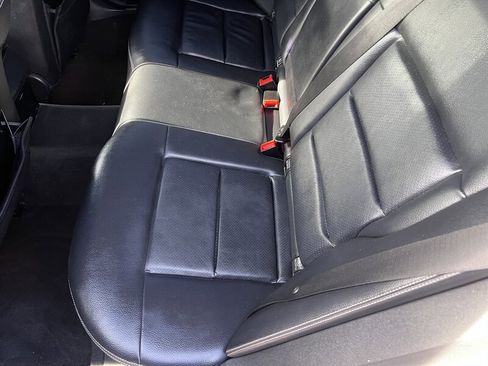 Used 2014 Mercedes-Benz E 350 4MATIC Sedan image 12