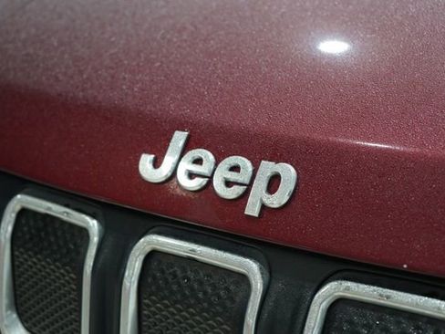 Used 2022 Jeep Compass Latitude image 12