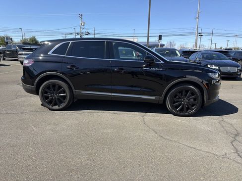 Certified 2023 Lincoln Nautilus Reserve w/ Monochromatic Package image 6