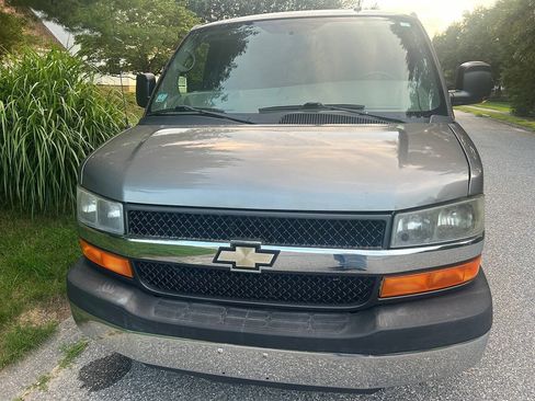 Used 2012 Chevrolet Express 2500 LT w/ LT Preferred Equipment Group RWD image 2