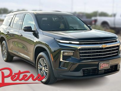Used 2024 Chevrolet Traverse LT
