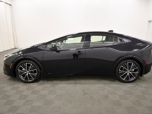 Used 2024 Toyota Prius XLE image 4