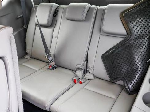 Used 2016 Toyota Highlander XLE image 24