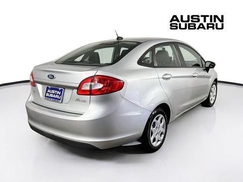 Used 2013 Ford Fiesta SE FWD image 7
