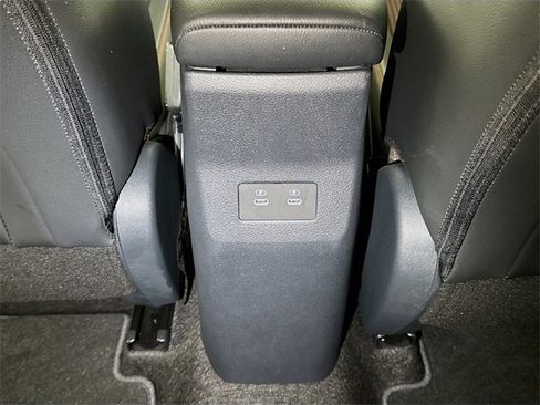 Used 2025 Nissan Kicks SR image 21