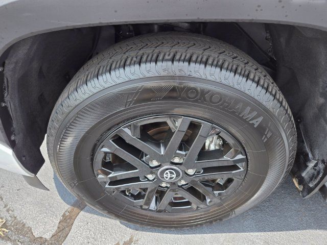 Used 2025 Toyota Sequoia SR5 AWD/4WD image 25