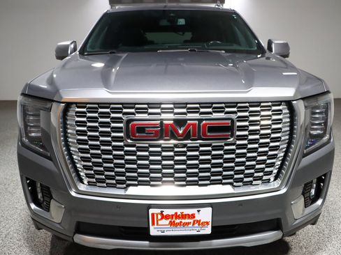 Used 2022 GMC Yukon Denali AWD/4WD image 4