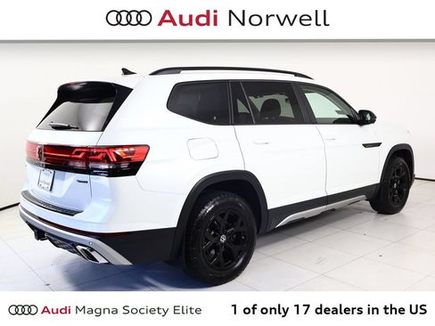Used 2024 Volkswagen Atlas Peak Edition SEL AWD/4WD image 15