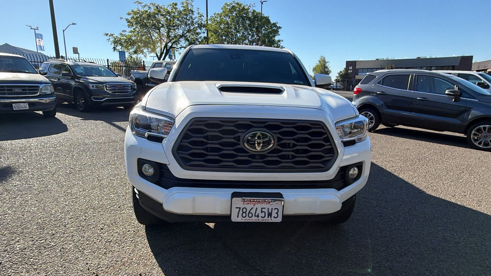 Used 2023 Toyota Tacoma TRD Sport w/ TRD Premium Sport Package AWD/4WD image 2