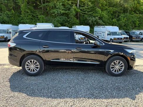 Used 2024 Buick Enclave Essence AWD/4WD image 6
