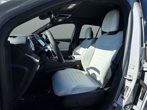 New 2026 Mercedes-Benz GLC 300 4MATIC image 14