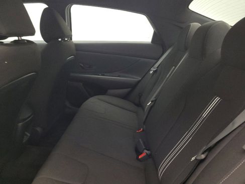 Used 2025 Hyundai Elantra Sport FWD image 18