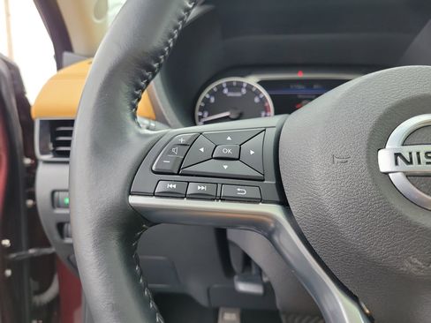 Used 2023 Nissan Sentra SV w/ SV Premium Package image 22