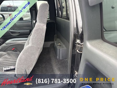 Used 2000 Chevrolet S10 Pickup LS w/ Preferred Equipment Group image 46