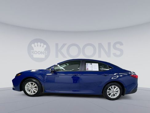 Used 2025 Toyota Camry LE image 8