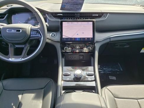 New 2023 Jeep Grand Cherokee Overland image 9