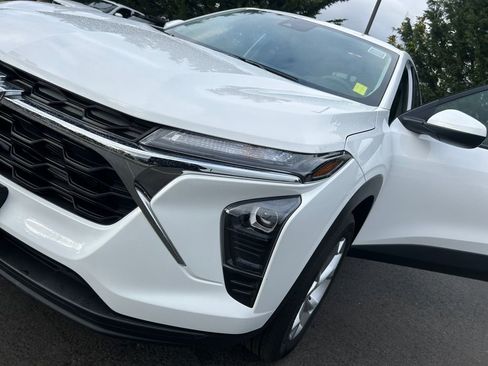 Certified 2025 Chevrolet Trax LS w/ LS Convenience Package image 36