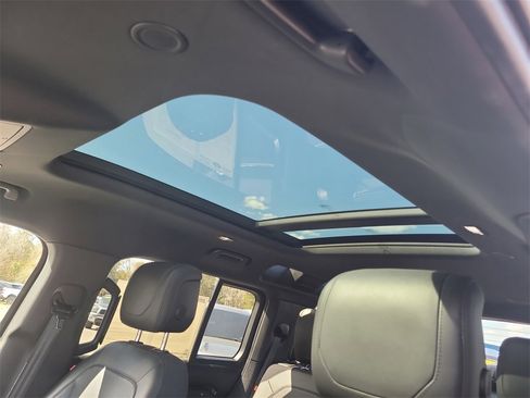 Used 2020 Land Rover Defender 110 X image 18