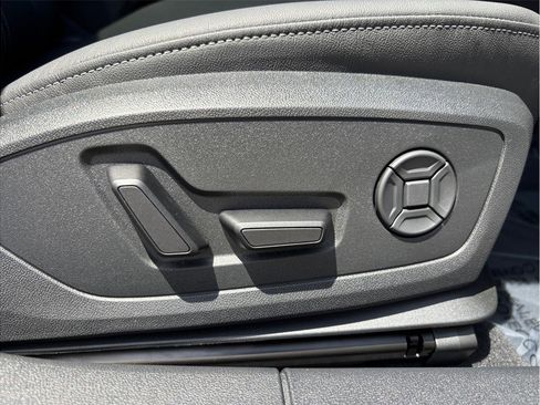 Used 2025 Audi A3 2.0T Premium Plus w/ Premium Plus Package AWD/4WD image 47