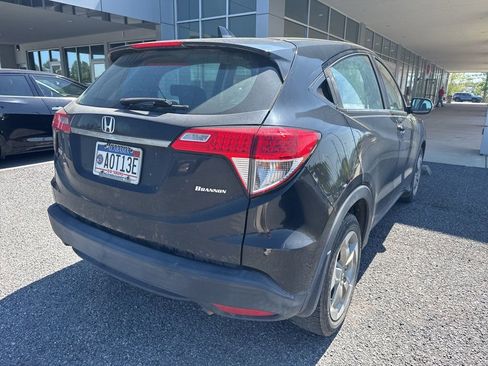Used 2019 Honda HR-V LX image 8