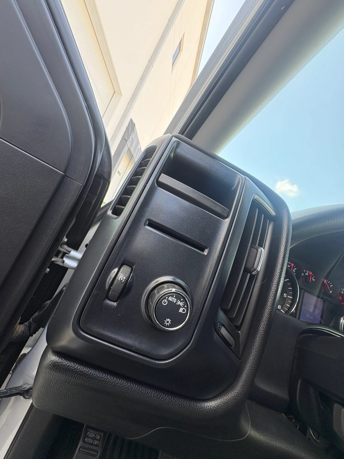 Used 2016 Chevrolet Silverado 1500 Custom w/ Custom Convenience Package RWD image 26