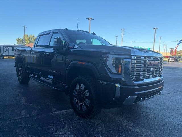 Used 2024 GMC Sierra 2500 Denali w/ Technology Package AWD/4WD image 8