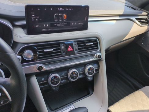 Used 2023 Genesis G70 3.3T image 30