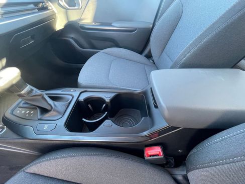 Used 2025 Kia K4 LXS image 45