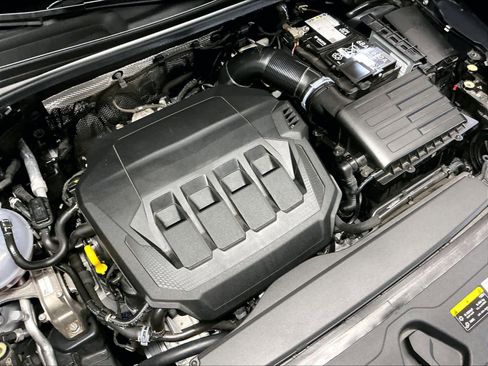 Certified 2025 Audi Q3 2.0T Premium Plus w/ Premium Plus Package image 34