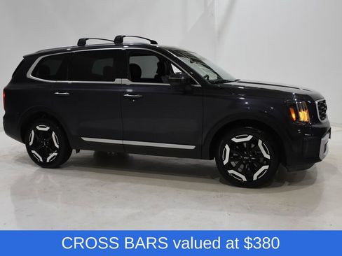 Used 2025 Kia Telluride S image 3