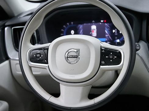 Certified 2023 Volvo XC60 B5 Plus w/ Climate Package image 26