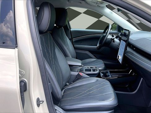 Used 2025 Ford Mustang Mach-E Select RWD image 7