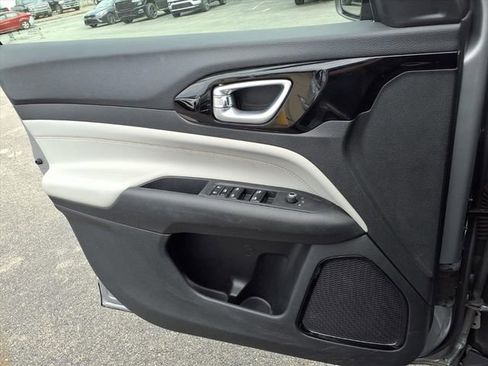 Certified 2023 Jeep Compass Limited image 14