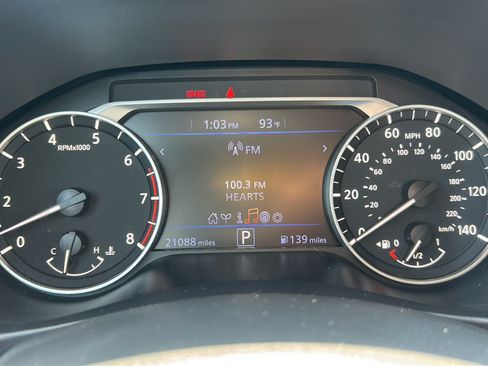 Used 2025 Nissan Altima 2.5 SR w/ SR Premium Package FWD image 24